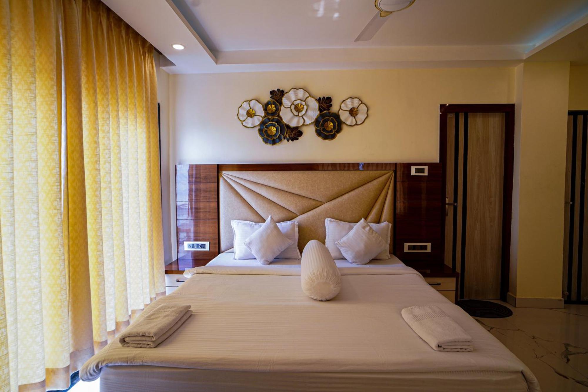 מנדרמוני Prasant On Beach Resort !! Lift - Wifi -Restaurant-Parking Facilities-Newly Decorated Room !! מראה חיצוני תמונה