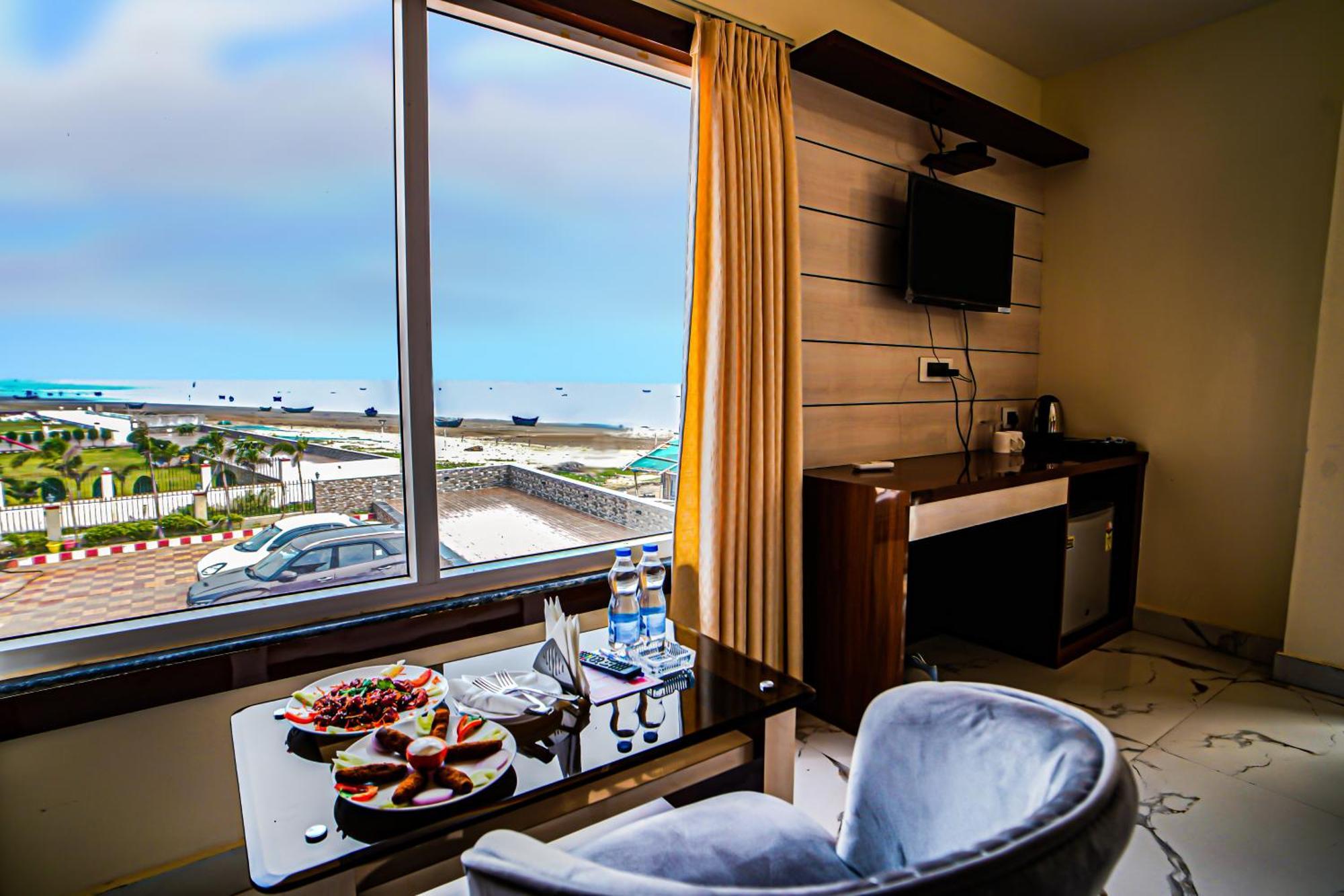 מנדרמוני Prasant On Beach Resort !! Lift - Wifi -Restaurant-Parking Facilities-Newly Decorated Room !! מראה חיצוני תמונה