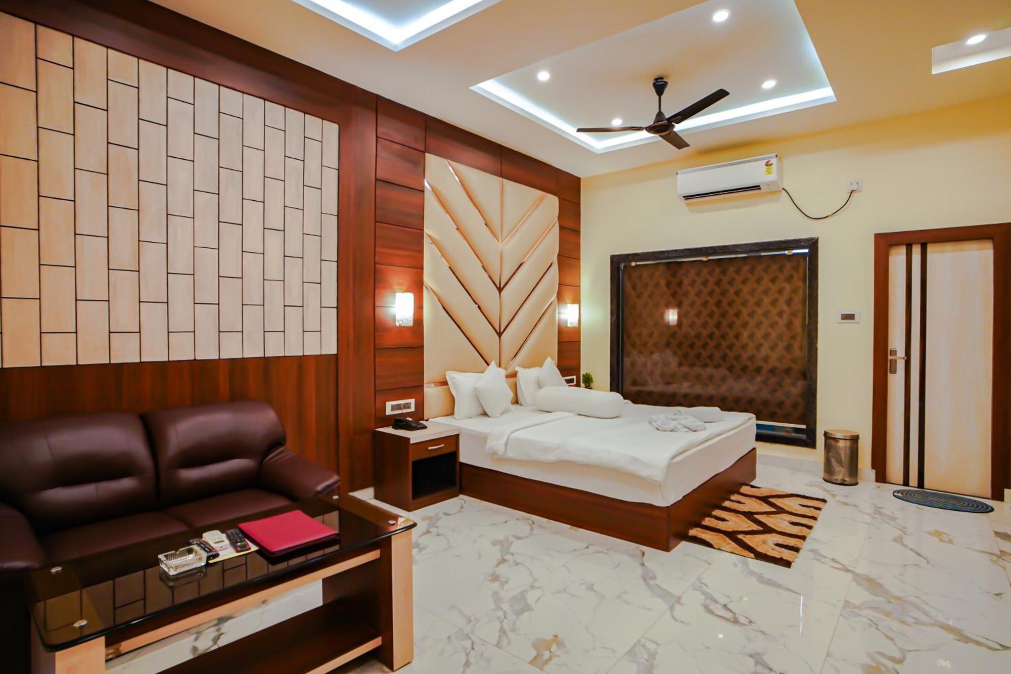 מנדרמוני Prasant On Beach Resort !! Lift - Wifi -Restaurant-Parking Facilities-Newly Decorated Room !! מראה חיצוני תמונה