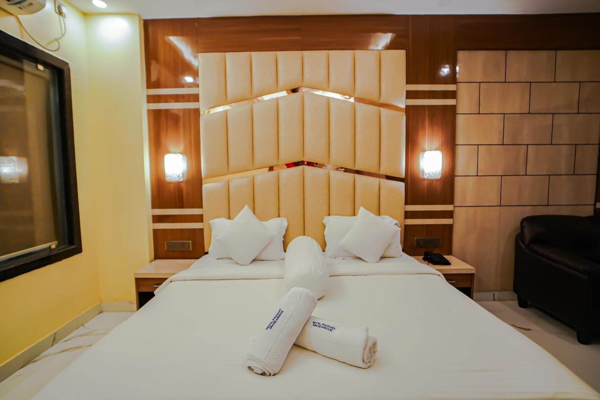 מנדרמוני Prasant On Beach Resort !! Lift - Wifi -Restaurant-Parking Facilities-Newly Decorated Room !! מראה חיצוני תמונה