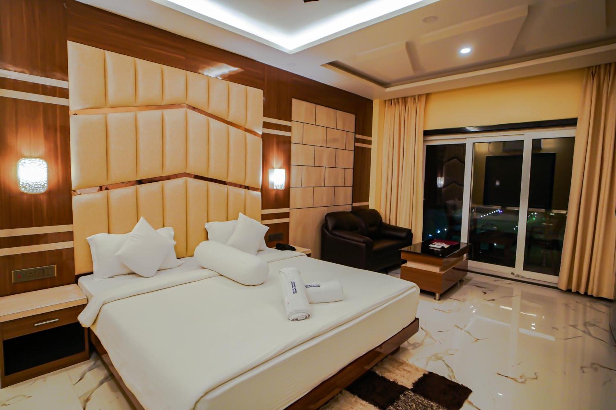 מנדרמוני Prasant On Beach Resort !! Lift - Wifi -Restaurant-Parking Facilities-Newly Decorated Room !! מראה חיצוני תמונה
