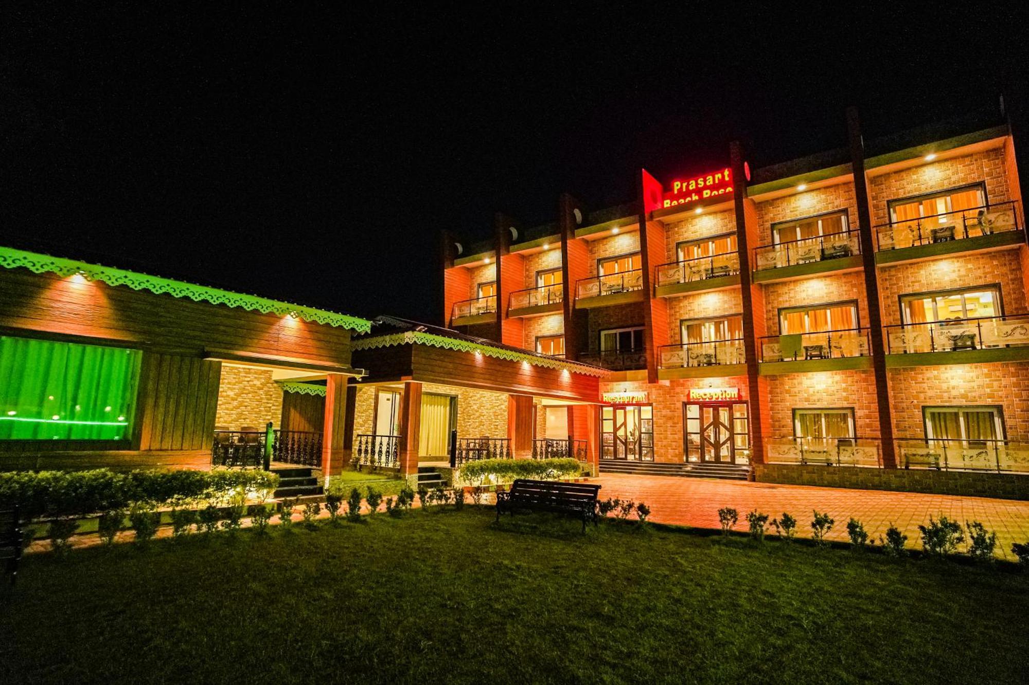 מנדרמוני Prasant On Beach Resort !! Lift - Wifi -Restaurant-Parking Facilities-Newly Decorated Room !! מראה חיצוני תמונה