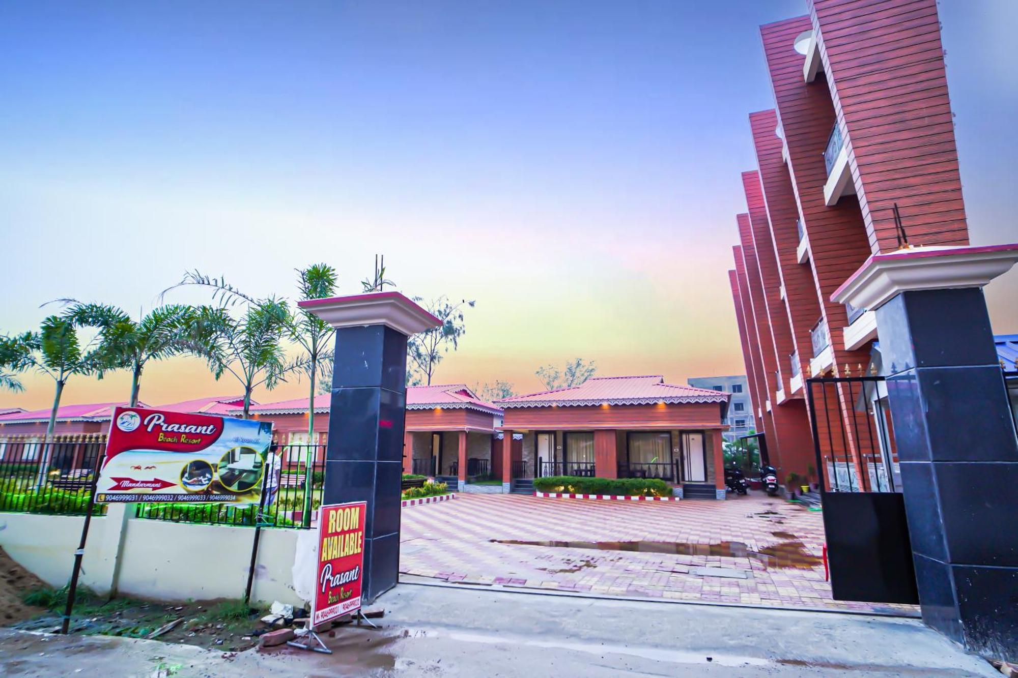 מנדרמוני Prasant On Beach Resort !! Lift - Wifi -Restaurant-Parking Facilities-Newly Decorated Room !! מראה חיצוני תמונה