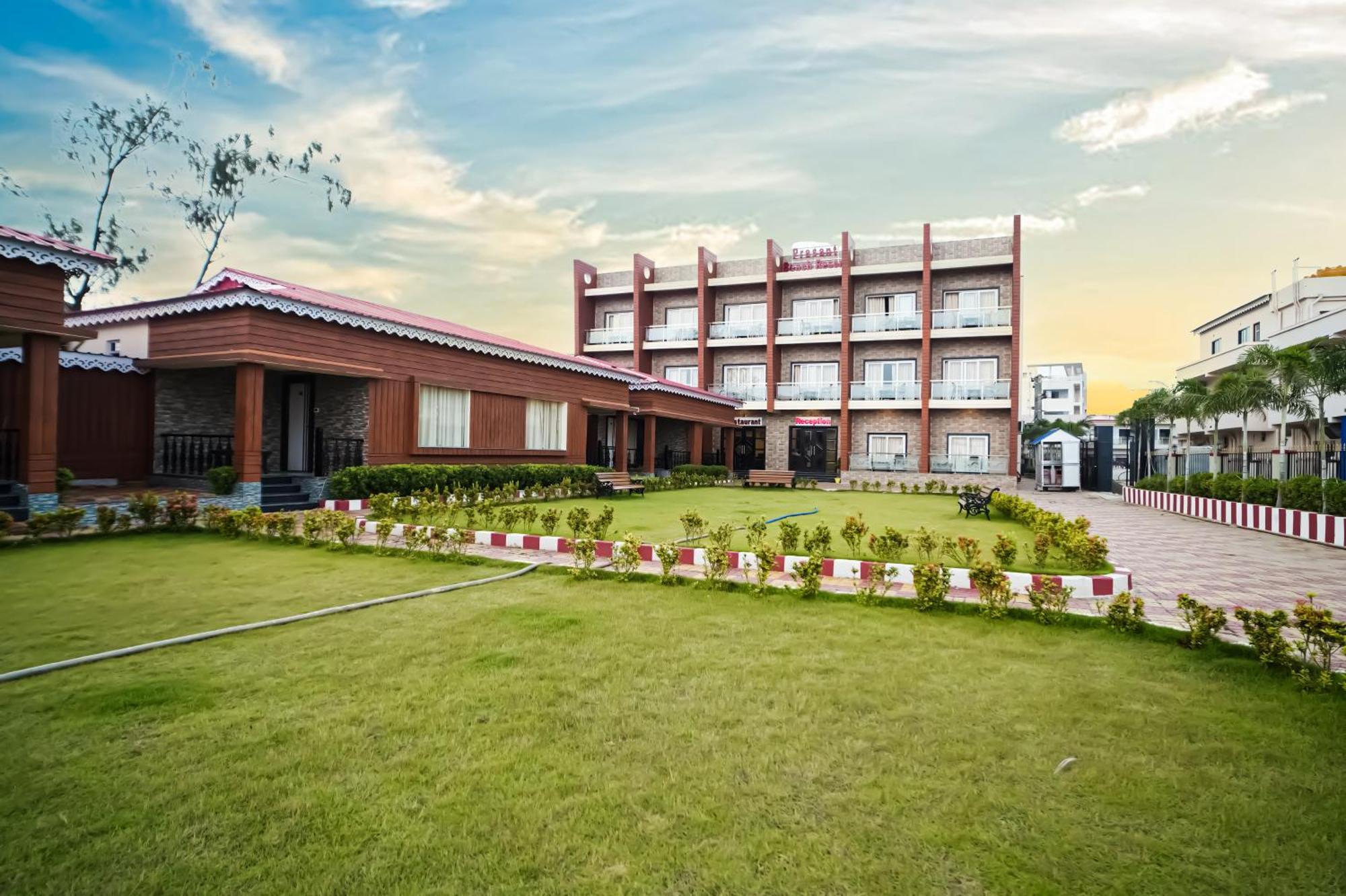 מנדרמוני Prasant On Beach Resort !! Lift - Wifi -Restaurant-Parking Facilities-Newly Decorated Room !! מראה חיצוני תמונה