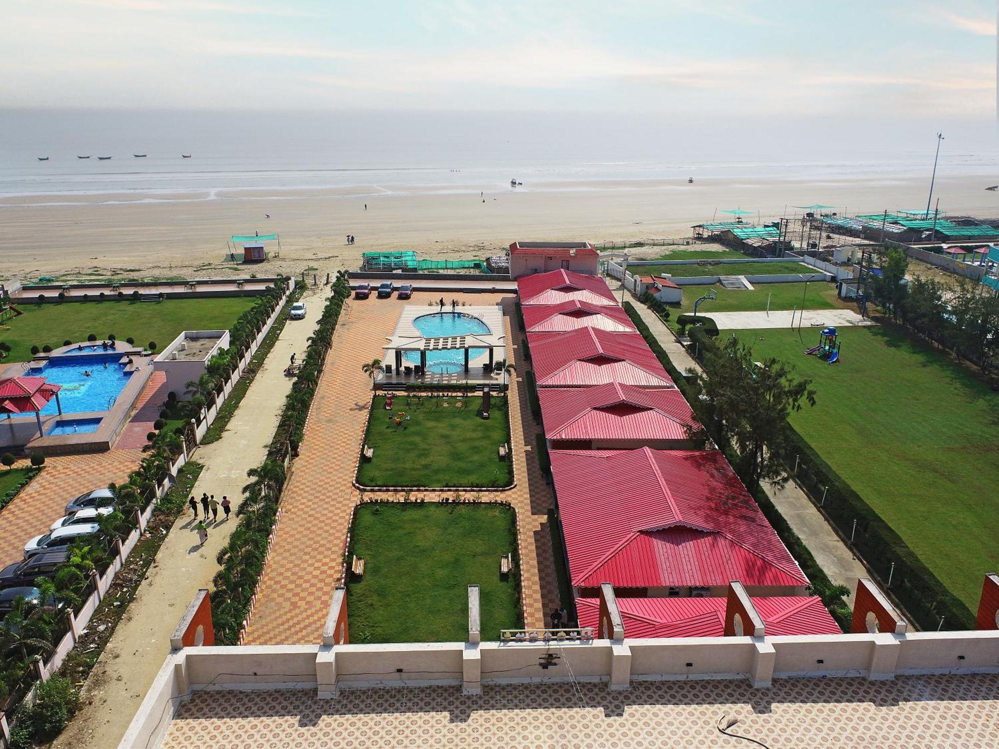 מנדרמוני Prasant On Beach Resort !! Lift - Wifi -Restaurant-Parking Facilities-Newly Decorated Room !! מראה חיצוני תמונה
